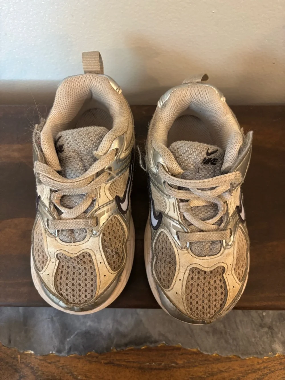 Nike | Kids Silver and White Lightweight Sneakers